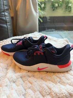 Nike Navy and Pink Women's Slip-On Sneakers